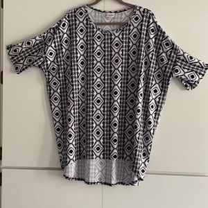 LulaRoe Tunic Top - Abstract Black & White 2XL